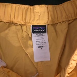 patagonia baggies size medium yellow/ saffron